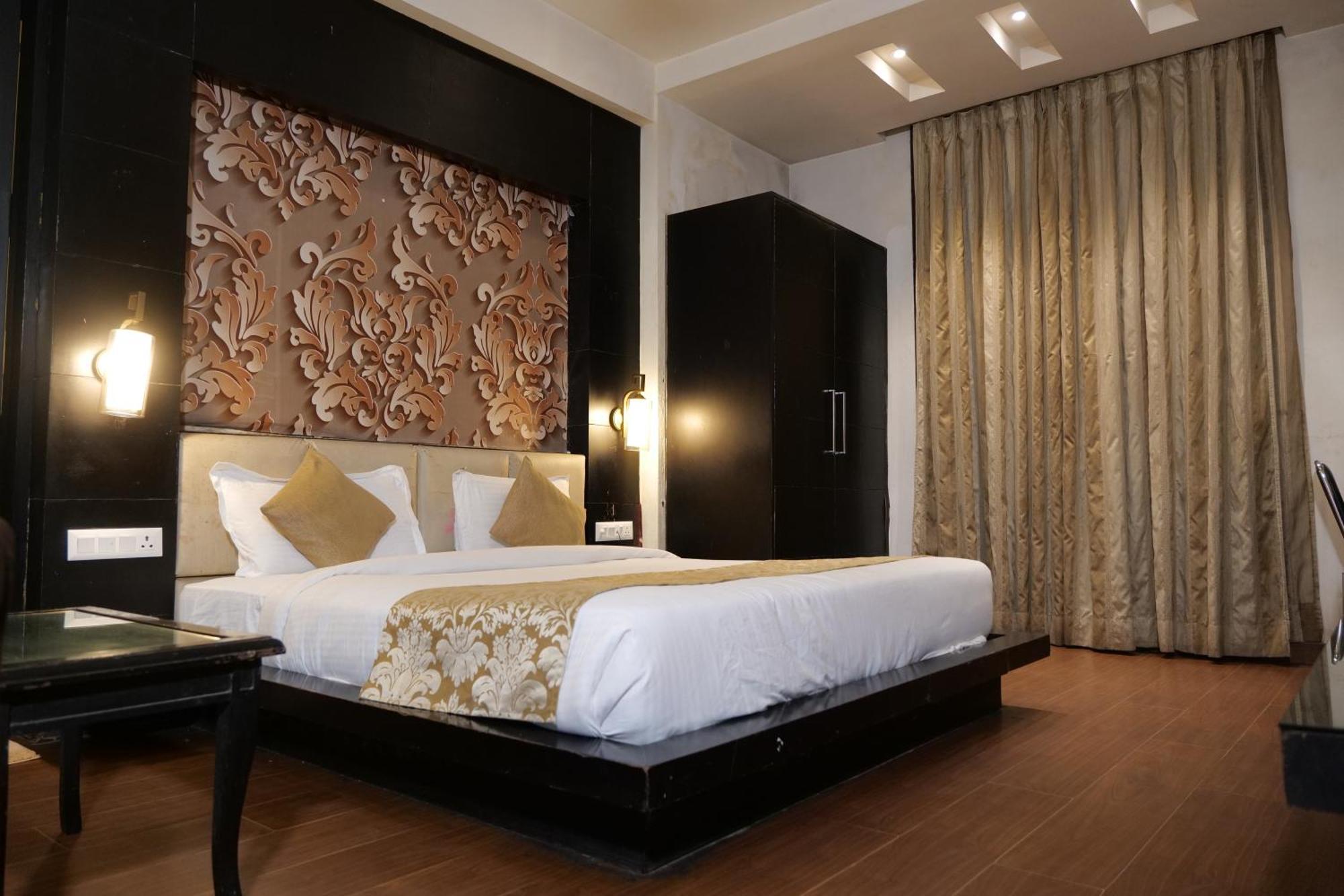 Hotel Anand Castle Kashipur Екстер'єр фото